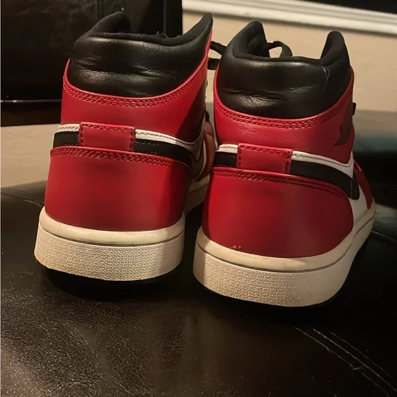 Jordan 1 Chicago black toe mid - Picture 3 of 3